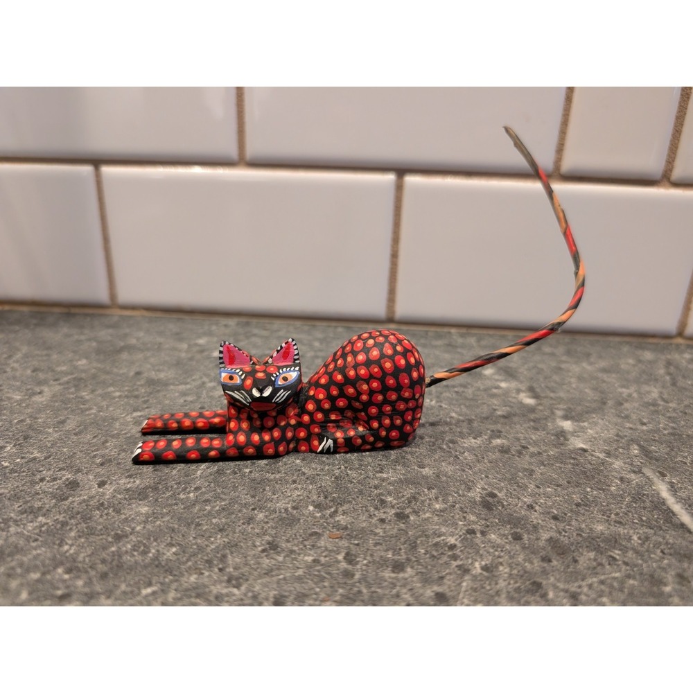Vicente Hernandez Vasquez Oaxacan Cat - Hand Carved and Painted Folk Art SIGNED